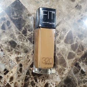 Fit me 320 make up